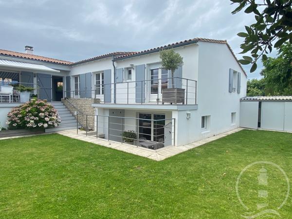 Centre village avec jardin et garage