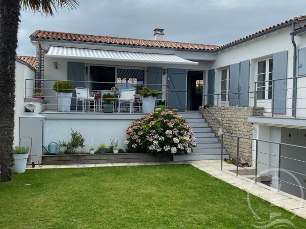 Centre village avec jardin et garage