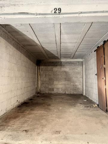 Location parking / box Le Boulou - 14 m² - 95 € par mois