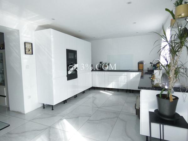 Maison 4 pièce(s) 2 chambre(s) 98 m²