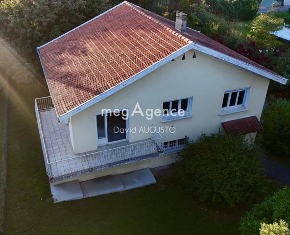 Maison à LA TOUR-DE-SALVAGNY, 69890 - 6 pièces 130m²