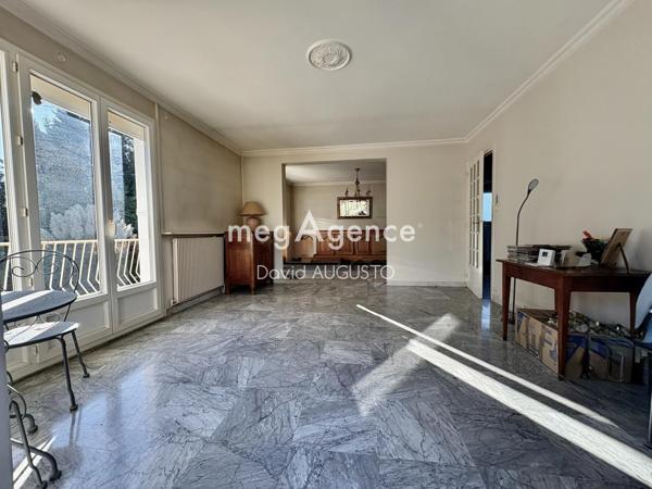 Maison à LA TOUR-DE-SALVAGNY, 69890 - 6 pièces 130m²