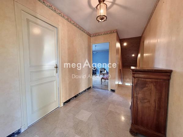 Maison à LA TOUR-DE-SALVAGNY, 69890 - 6 pièces 130m²