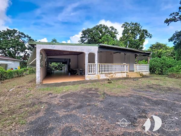 Petit-Bourg – Maison à rénover avec fort potentiel sur terrain constructible de 2 312 m²