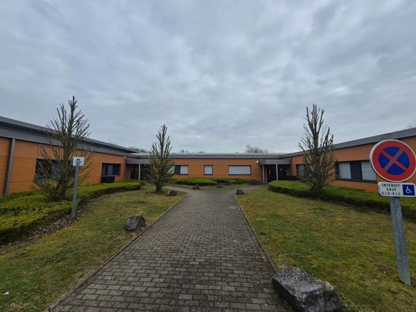 Local professionnel à vendre 385m² Sars-et-Rosières (59230)