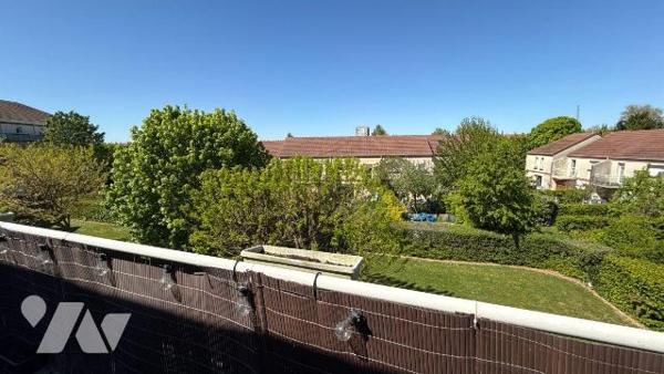 CHÂLONS-EN-CHAMPAGNE - QUARTIER CHANZY  
Bel appartement T5 de 80 m² avec deux balcons - Derni...