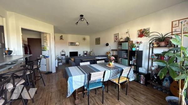 CHÂLONS-EN-CHAMPAGNE - QUARTIER CHANZY  
Bel appartement T5 de 80 m² avec deux balcons - Derni...