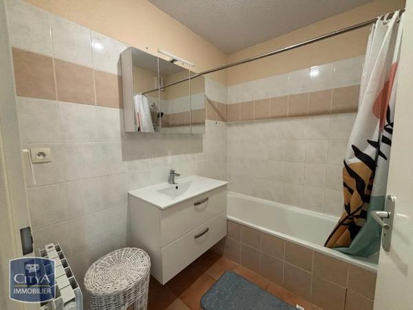 Appartement à louer 3 pièces 64.39m² Port-Sainte-Foy-et-Ponchapt (33220)