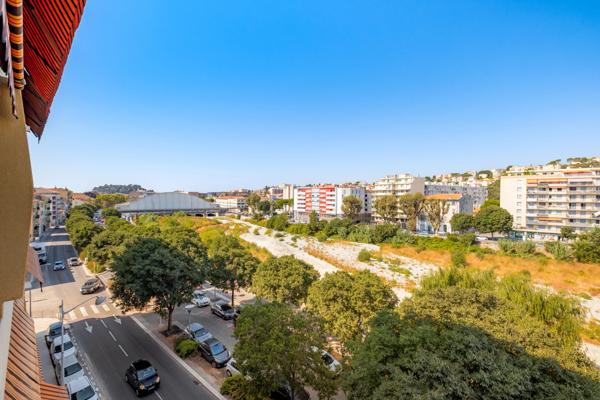 Appartement 3 pièces - 77 m² Exclusivité efficity