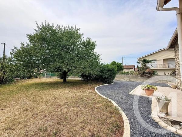 Maison à vendre  8 pièces - 210 m 2   AUREILHAN  - 65