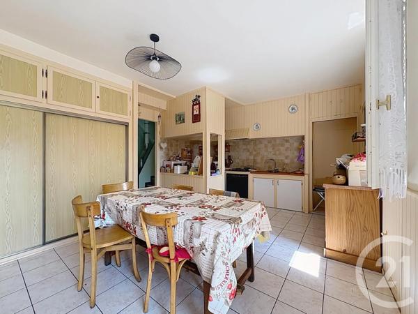 Maison à vendre  6 pièces - 153,40 m 2   ARLES SUR TECH  - 66