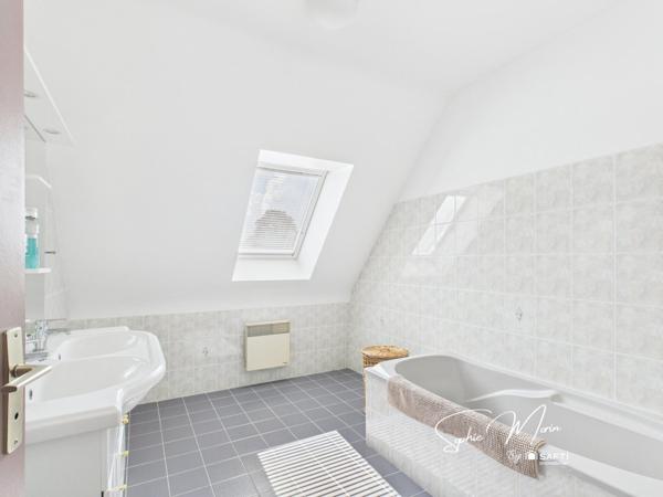 SUPERBE MAISON FAMILLIALE AVEC PISCINE ET SPA