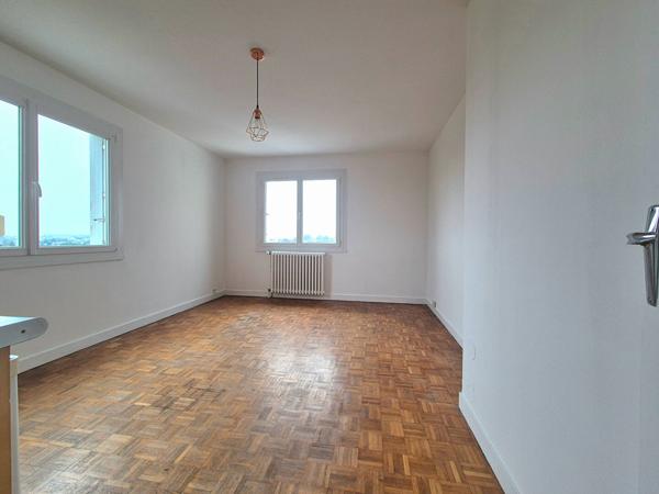 ZOLA – Rue Marzelle de Grillaud – T2 avec parking et cave