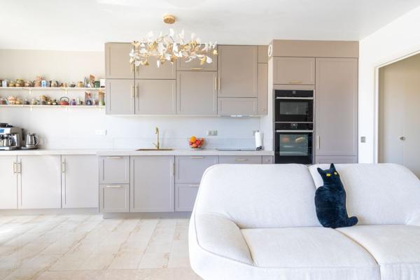Opportunité RARE à Mandelieu , Villa à proximité immédiate du centre !