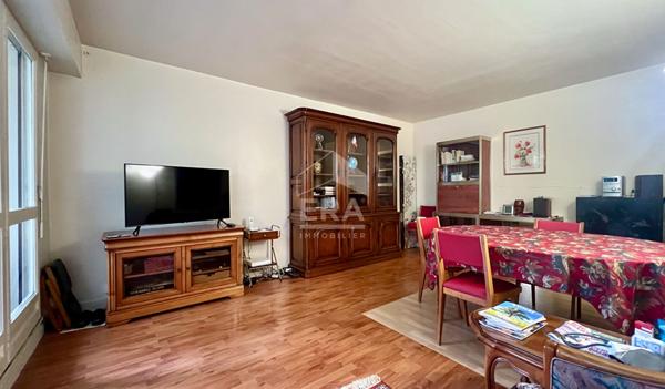 APPARTEMENT F3 EVRY VILLAGE - 70 M² AVEC BALCON, CAVE ET PARKING