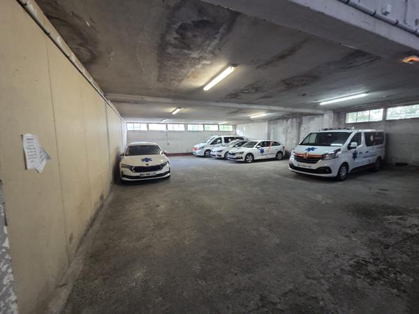 Entrepôts Centre Ville Briançon 667m2