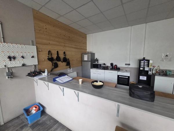 Entrepôts Centre Ville Briançon 667m2