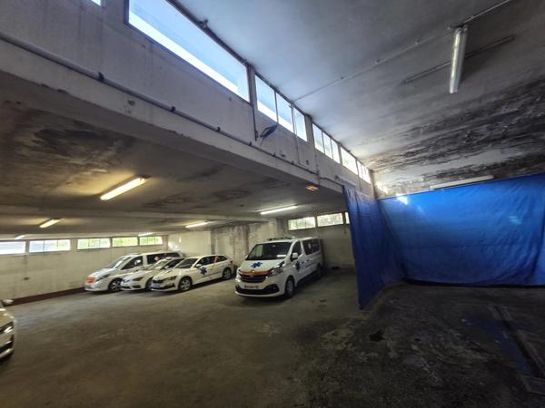 Entrepôts Centre Ville Briançon 667m2