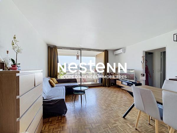 Appartement T2 dernier étage avec ascenseur, terrasse, box fermé, vue dégagée, proximité tramway