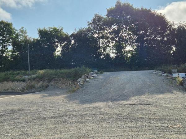 LORIENT NORD - LOCAL D'ACTIVITÉ NEUF / ENTREPÔT DE 195 M² + PARKING de 500 M² - ACCÈS POIDS LOURDS - SOUS DECENNALE