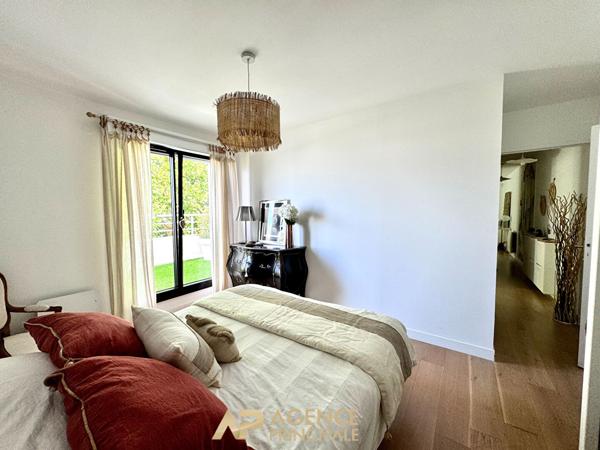 Appartement - T3 - 2 chambres - La Rochelle secteur Médiathèque (Ville en Bois) 498 750 € **  - Référence  JH735D4
