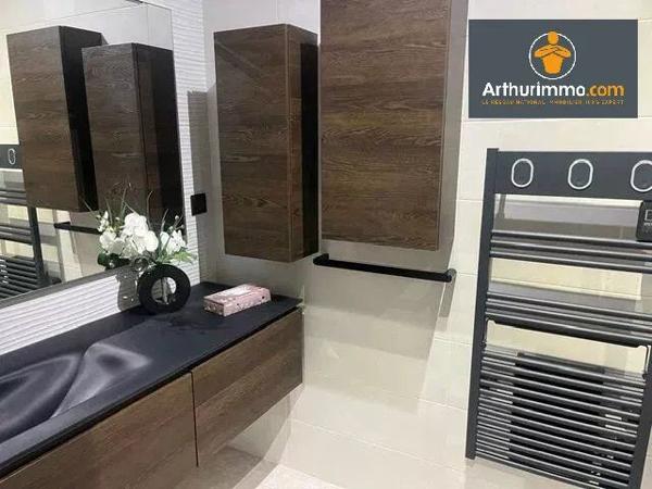 Vente                                                      Appartement
                        
                     3 pièces                      70 m2                     à Ajaccio