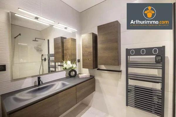 Vente                                                      Appartement
                        
                     3 pièces                      70 m2                     à Ajaccio