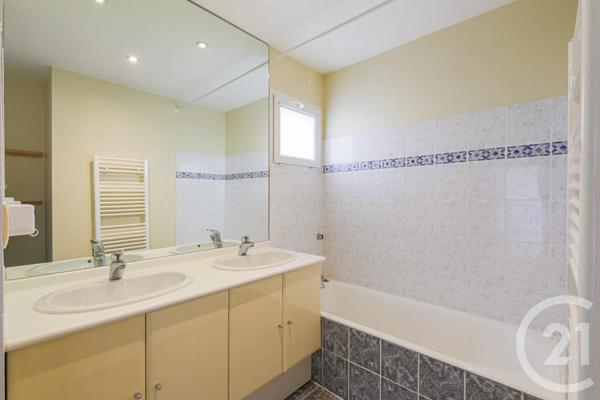 Appartement T3 à vendre  3 pièces - 74 m 2   GRENOBLE  - 38