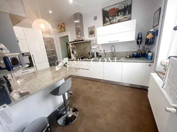 Maison 10 pièce(s) 4 chambre(s) 207 m²