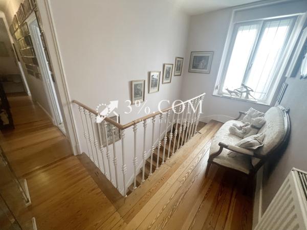 Maison 10 pièce(s) 4 chambre(s) 207 m²
