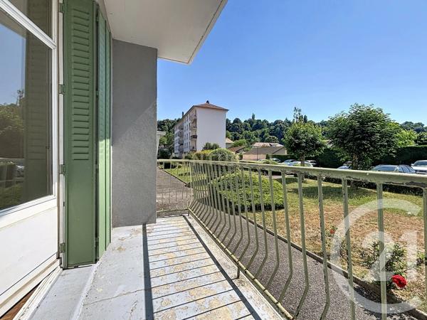 Appartement à vendre  3 pièces - 70 m 2   LA TOUR DU PIN  - 38