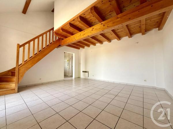 Appartement à vendre  3 pièces - 70 m 2   LA TOUR DU PIN  - 38