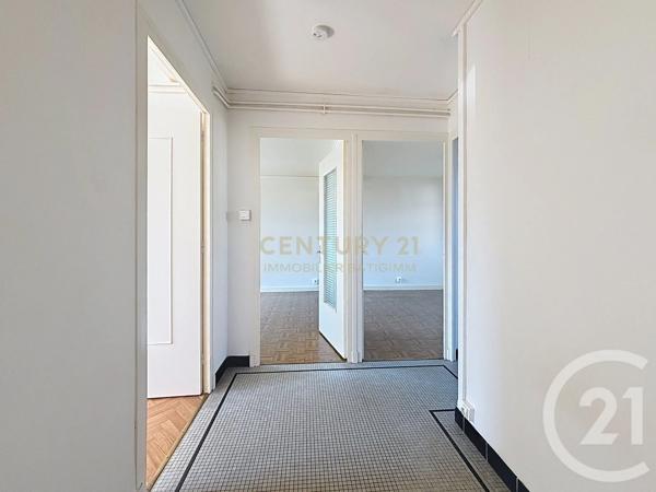 Appartement à vendre  3 pièces - 70 m 2   LA TOUR DU PIN  - 38