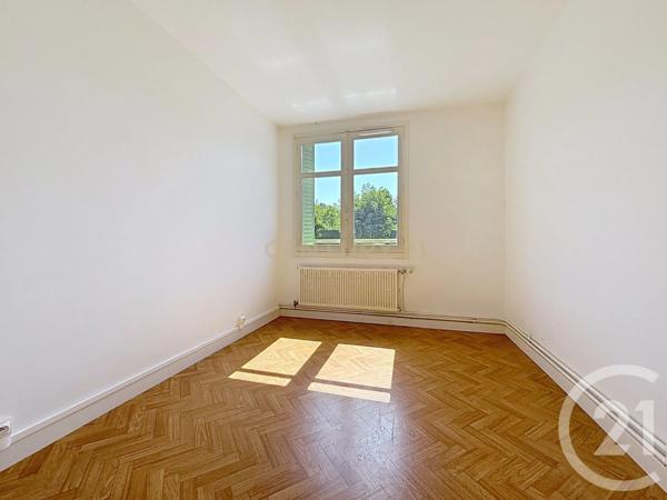 Appartement à vendre  3 pièces - 70 m 2   LA TOUR DU PIN  - 38