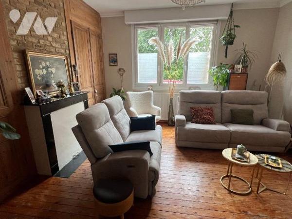 A vendre chez votre Notaire !!  Venez découvrir cette magnifique maison sur Dunkerque Rosendael...