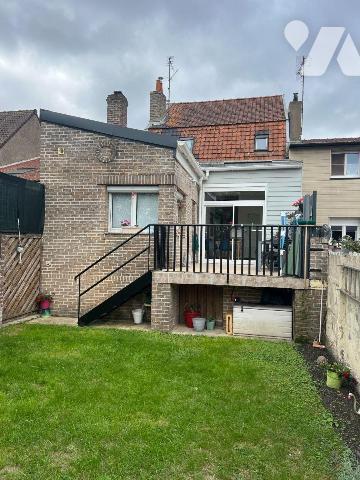 A vendre chez votre Notaire !!  Venez découvrir cette magnifique maison sur Dunkerque Rosendael...