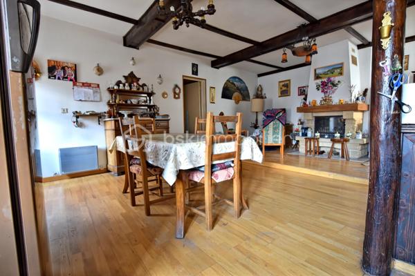 Maison traditionnelle de 317 m²