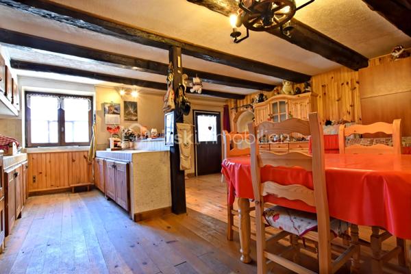 Maison traditionnelle de 317 m²