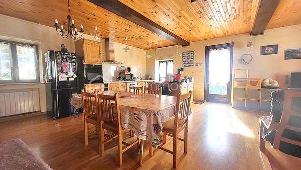 Maison traditionnelle de 317 m²