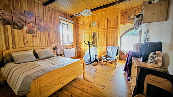 Maison traditionnelle de 317 m²