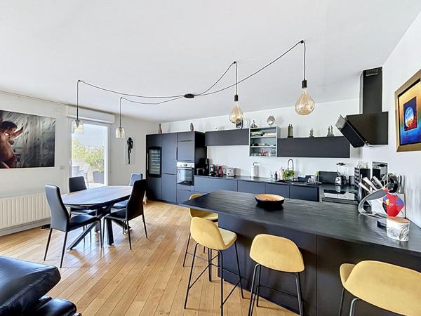 Appartement familial T5 de 125m², avec terrasse, garage , Lyon 8
