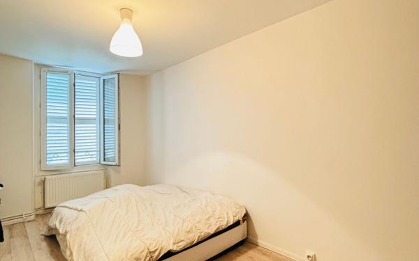 Appartement à vendre    2 pièces • 47 m2 Stains