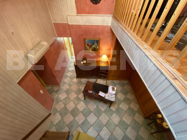 Authentique longère rénovée avec dépendances à Saint-Rémy-du-Val (72)