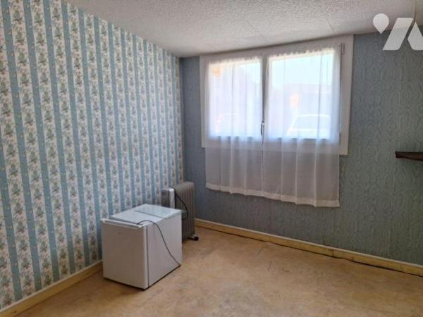 Maison d'habitation, comprenant :
- au rez de chaussée : pièce de vie, dégagement, salle d'eau...