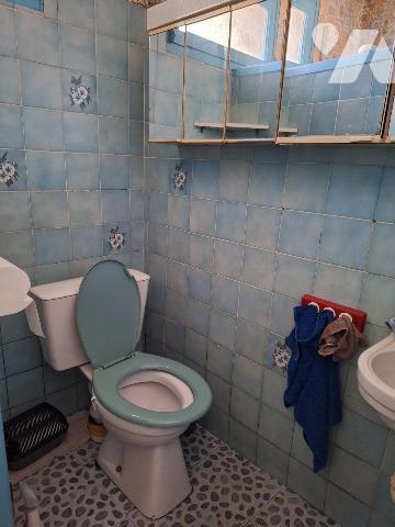 Maison d'habitation, comprenant :
- au rez de chaussée : pièce de vie, dégagement, salle d'eau...