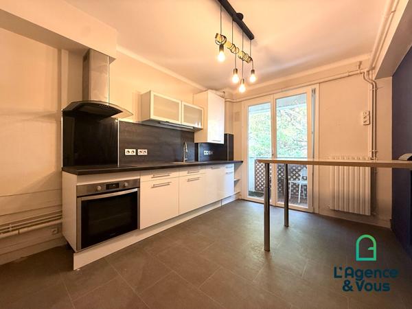 appartement 3 pièces à vendre à lorient centre-ville – dernier étage, balcon, garage privatif et cave