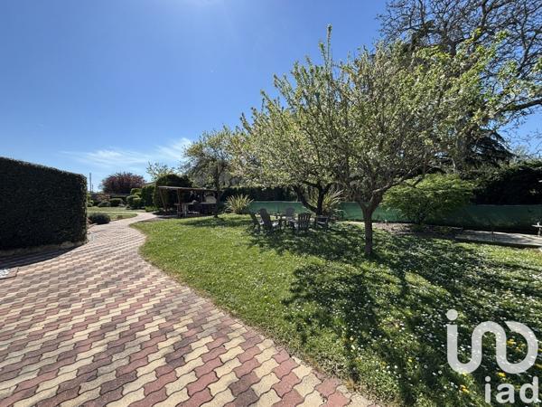 Maison 10 pièces de 214 m² à Loudun (86200)