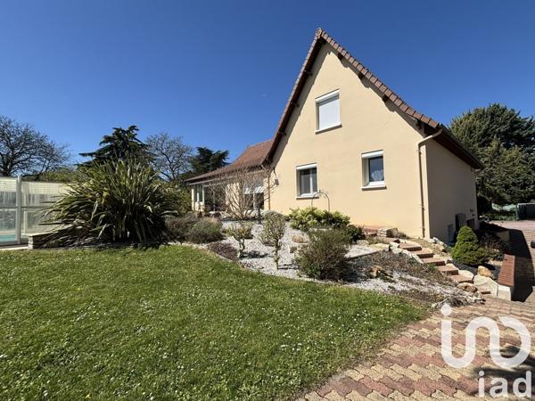 Maison 10 pièces de 214 m² à Loudun (86200)