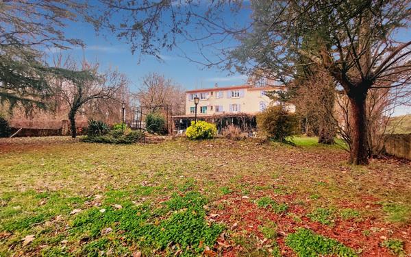 Maison à vendre    15 pièces • 770 m2 Reillanne
