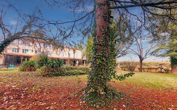 Maison à vendre    15 pièces • 770 m2 Reillanne